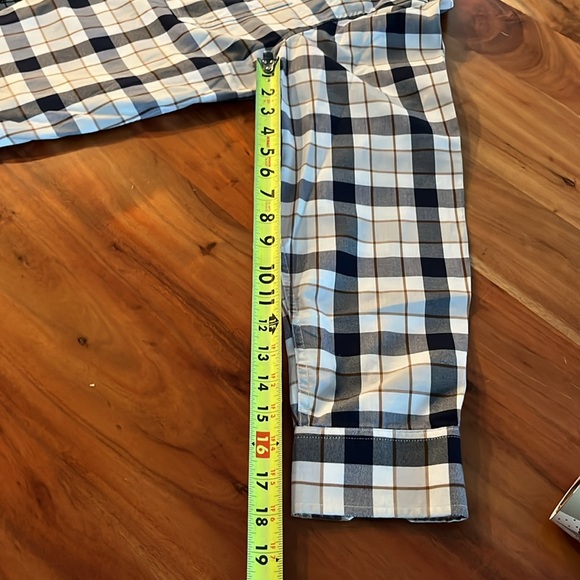 Beta Venturing Men's Large Plaid Button Down Casual Adventuring Shirt - Picture 5 of 9